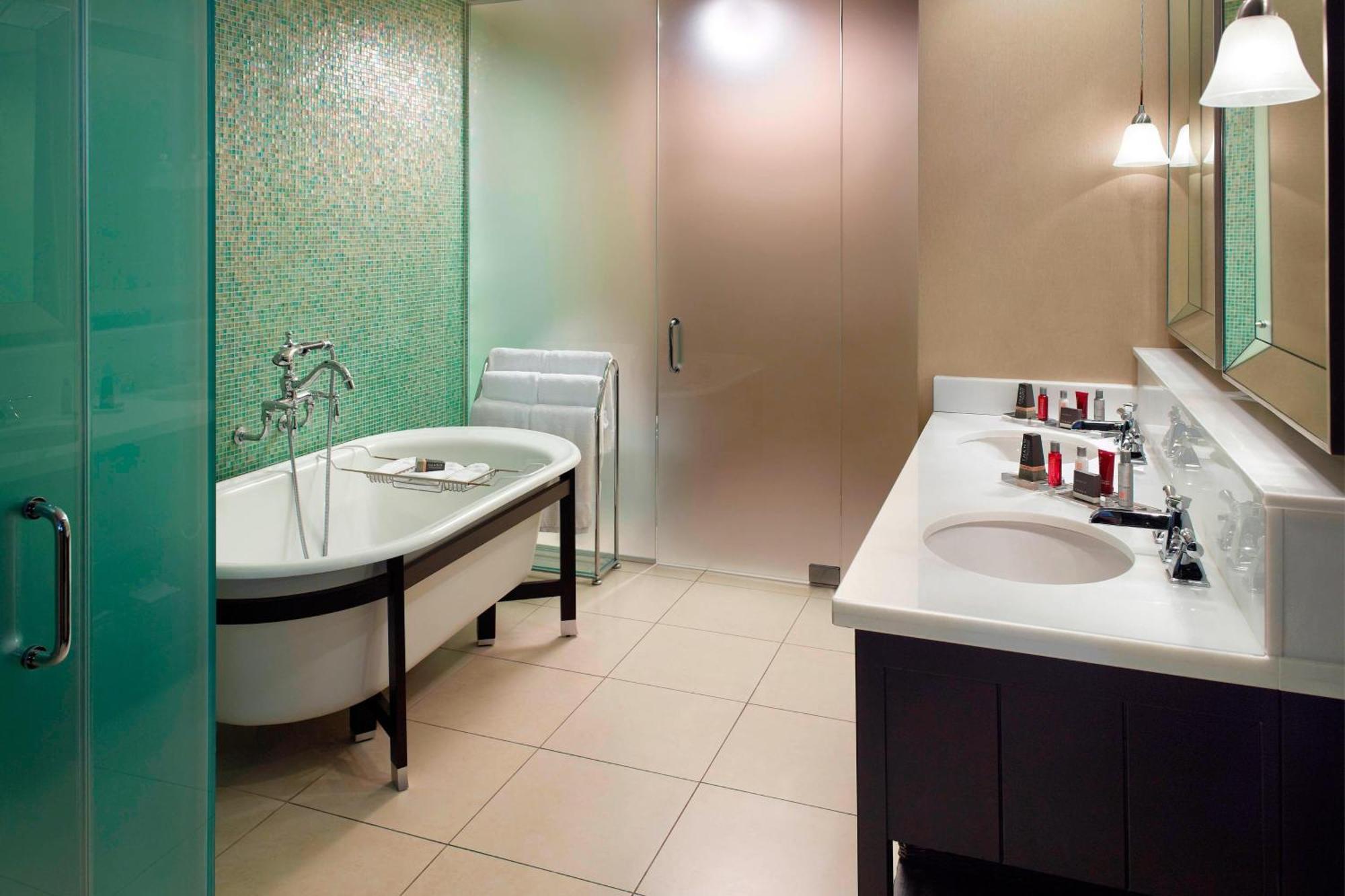 New Orleans Marriott Metairie At Lakeway מראה חיצוני תמונה